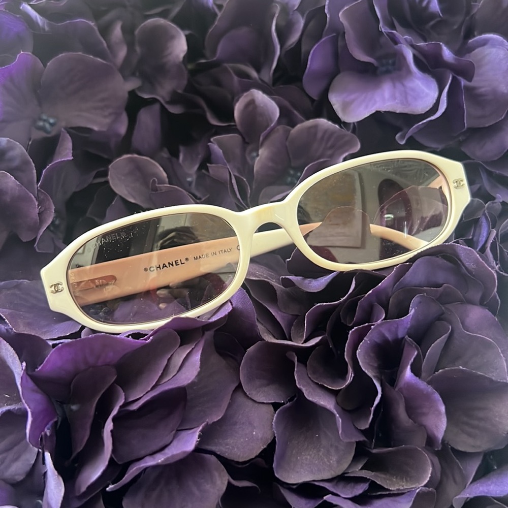 CHANEL Slim Sunglasses‎ w/swarovski Stone at the Frame Original Lens w/hardcase - Picture 2 of 13